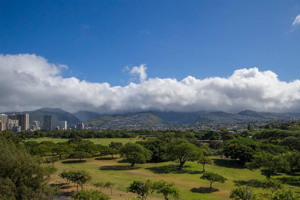 Diamond Head Beach Hotel Honolulu Esterno foto