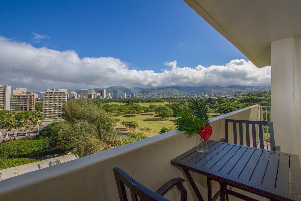 Diamond Head Beach Hotel Honolulu Esterno foto