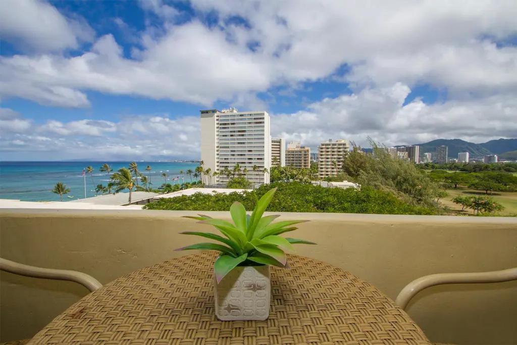 Diamond Head Beach Hotel Honolulu Esterno foto